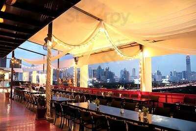 ร้านอาหาร ท็อปเท็น