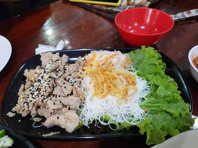 ร้านอาหาร แหนมเนืองคุณนิด