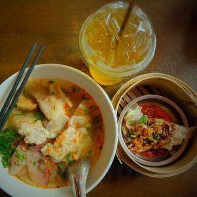 เตี๋ยวเกี๊ยวยักษ์(สูตรเด็ดแม่)สาขาเยาวราช