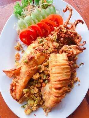 ร้านอาหาร ครัววลัยพร