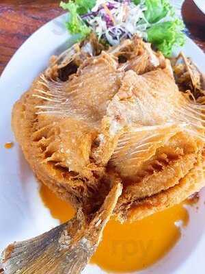 ร้านอาหาร ครัววลัยพร