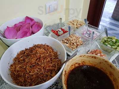 ใบไม้พระจันทร์