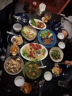 ร้านอาหาร เสือนอนกิน