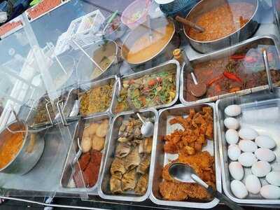 ข้าวแกงกะหรี่นายโย่ง