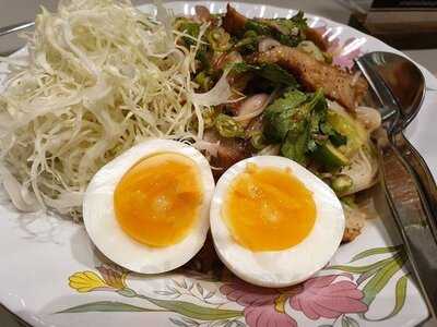 Eau Hua Sukiyaki (@eathai Lg Fl. Central Embassy)