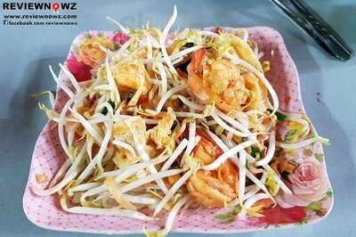 ผัดไทยห่อไข่ ซอยเท็กซัส