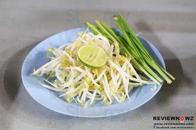 ผัดไทยห่อไข่ ซอยเท็กซัส