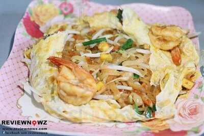 ผัดไทยห่อไข่ ซอยเท็กซัส