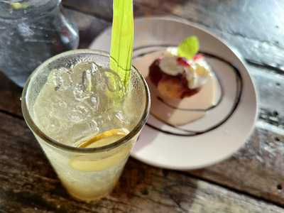 Baan Rim Nam Taladnoi