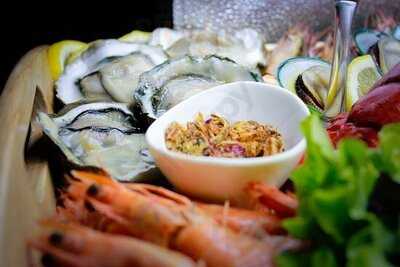 เฮฟเวิน เม็ท บาร์แอนด์บิสโทร