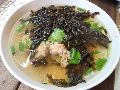 ข้าวหมูแดงบ้านอารี