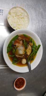 ยีเจ เนื้อตุ๋น หมูตุ๋น