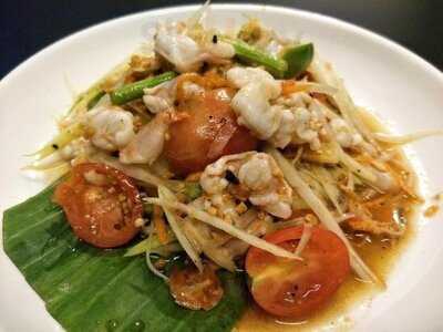 อิฐแดง บาร์ แอนด์ บิสโทร