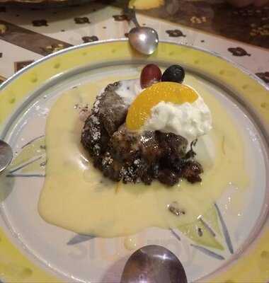 ร้านอาหาร จานสวย (ดนู ฮันตระกูล)