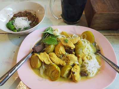 ก๋วยเตี๋ยวเรือนายเงี๊ยบ บ้านสวน