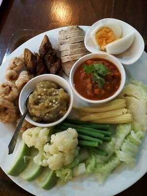 เฮือนแสงจันทร์