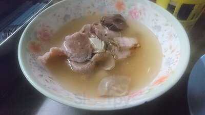 เกาเหลาสามหมู ข้าวขาหมูร้อยอาจารย์