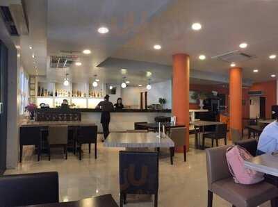 รีโนคาเฟ่