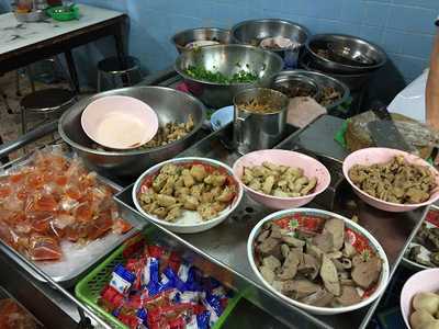 ก๋วยจั๊บอาแปะเล่าสี่