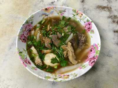 ก๋วยจั๊บอาแปะเล่าสี่