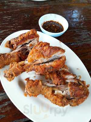 ก๋วยเตี๋ยวต้มยำ วัดปริวาส