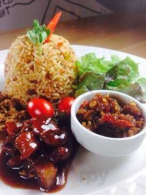 Threelicious Cafe & Eatery