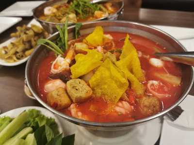 ร้านอาหาร ดาราบาร์ (นก ศิขรินธาร)