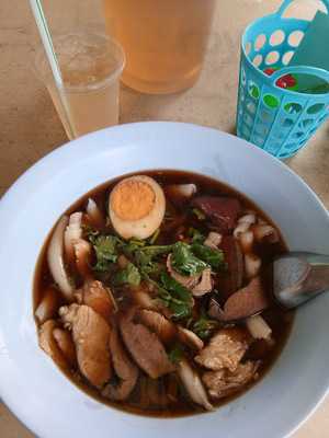 ก๋วยจั๊บน้ำข้น (อนุสาวรีย์ชัยฯ)