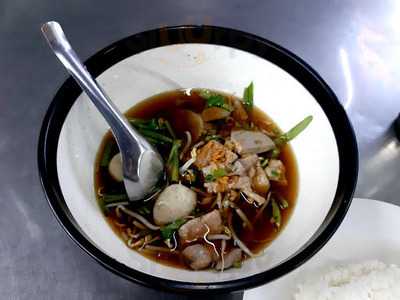 ก๋วยจั๊บน้ำข้น (อนุสาวรีย์ชัยฯ)