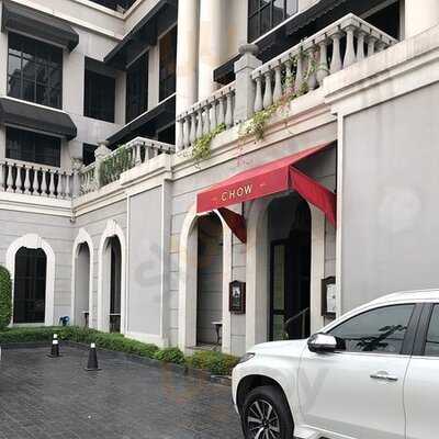 Chow Restaurant And Bar