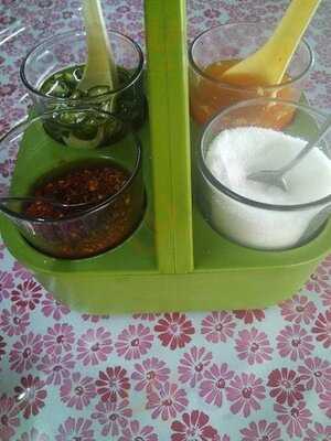 ก๋วยเตี๋ยวลูกชิ้นปลาคุณหมวย