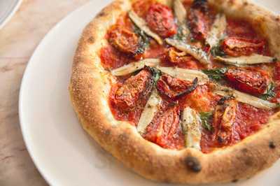 ร้านอาหารอิตาเลี่ยน ลากร็อตต้า