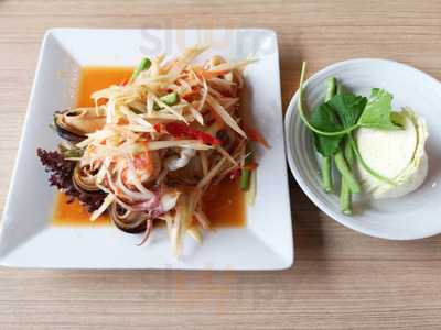 ก๋วยเตี๋ยวไก่แม่ศรีเรือน