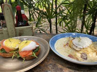 ร้านกาแฟ Tom & Team