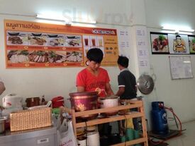 ข้าวมันไก่โอเคเบตง