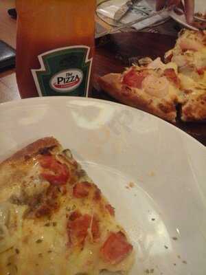 เดอะ พิซซ่า คอมปะนี สาขา เซนทรัล พลาซ่า ลาดพร้าว