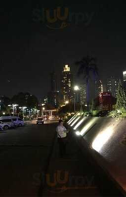 เลค แอนด์ พาร์ค