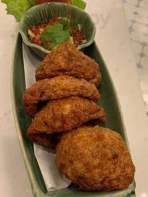 Lukkaithong Royal Cooking - Siam Paragon