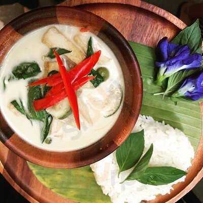 The 112 Phra Athit Cafe & Eatery