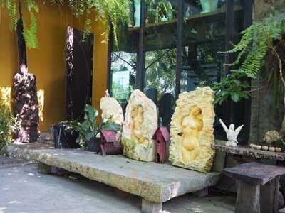 ไนน์ คาเฟ่