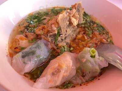 ก๋วยเตี๋ยวปากหม้อหลบมุม