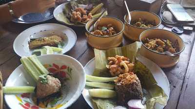 กาดมั่ว คั่วเมือง