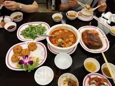 ภัตตาคารอาหารจีน หูฉลามไชน่าทาวน์สกาล่า