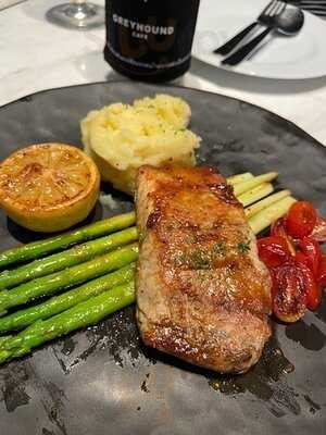 ร้าน เกรฮาวด์ คาเฟ่ สาขา มาร์เก็ต เพลส นางลิ้นจี่