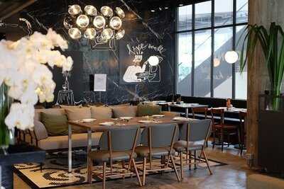 ร้าน เกรฮาวด์ คาเฟ่ สาขา มาร์เก็ต เพลส นางลิ้นจี่