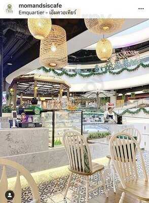 Mom & Sis The Smoothie Cafe