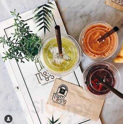 Mom & Sis The Smoothie Cafe