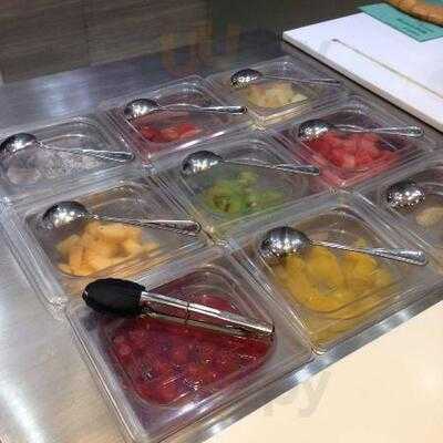 Partyland Frozen Yogurt