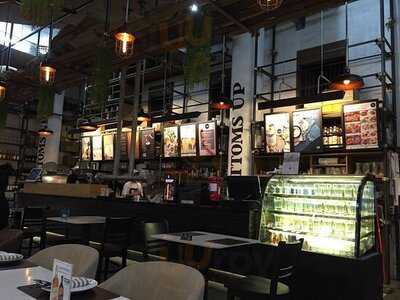 บอททอมส์ อัพ สาขา เซ็นทรัลเฟสติวัล อีสต์วิลล์