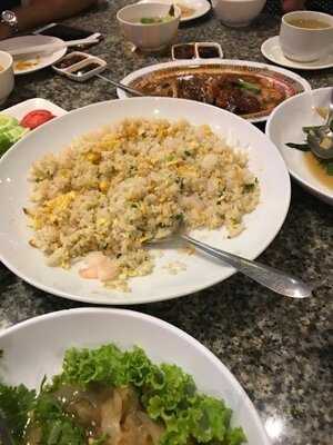 ภัตตาคาร เป็ดย่างนาทอง